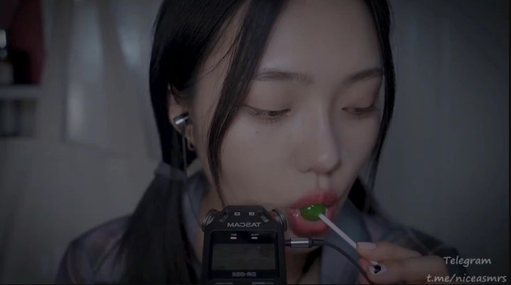 Nareun最新ASMR福利 吃棒棒糖