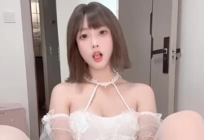 沛沛 舔手 衣服触发音